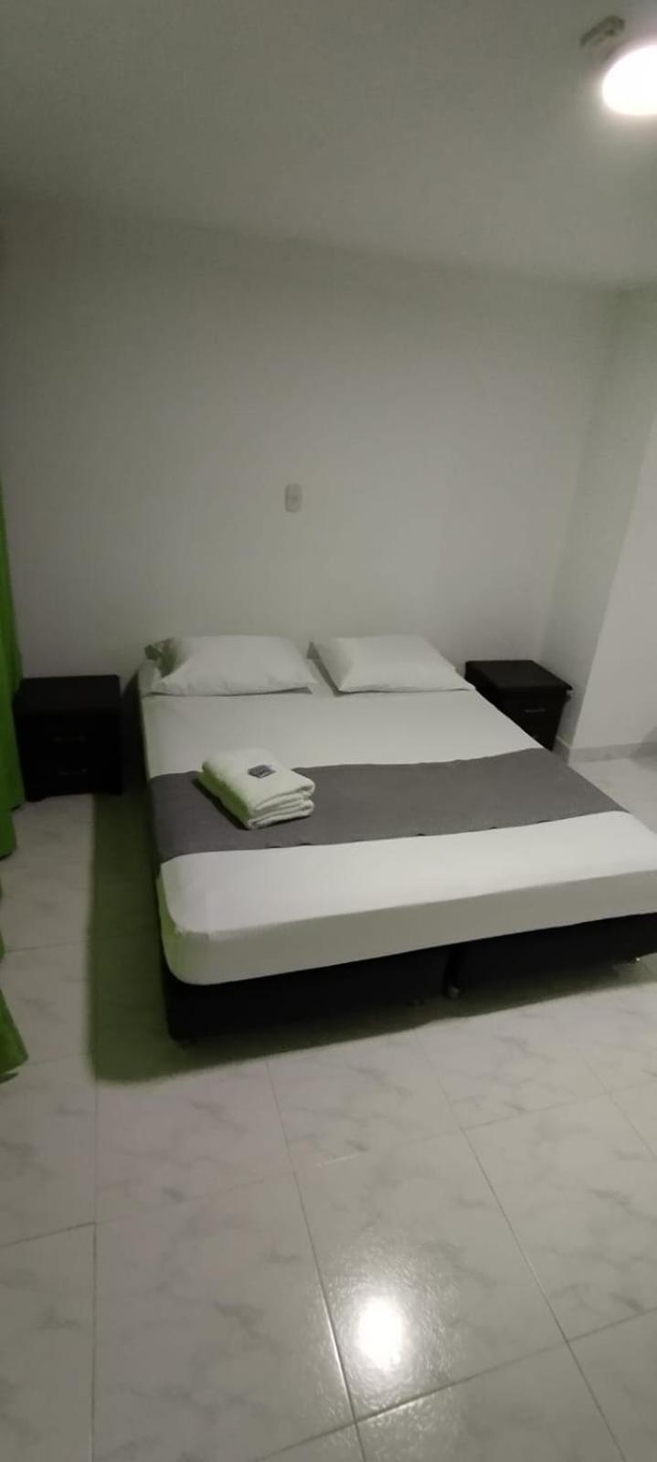 Hotel Paradise Lleras 메딜린 외부 사진