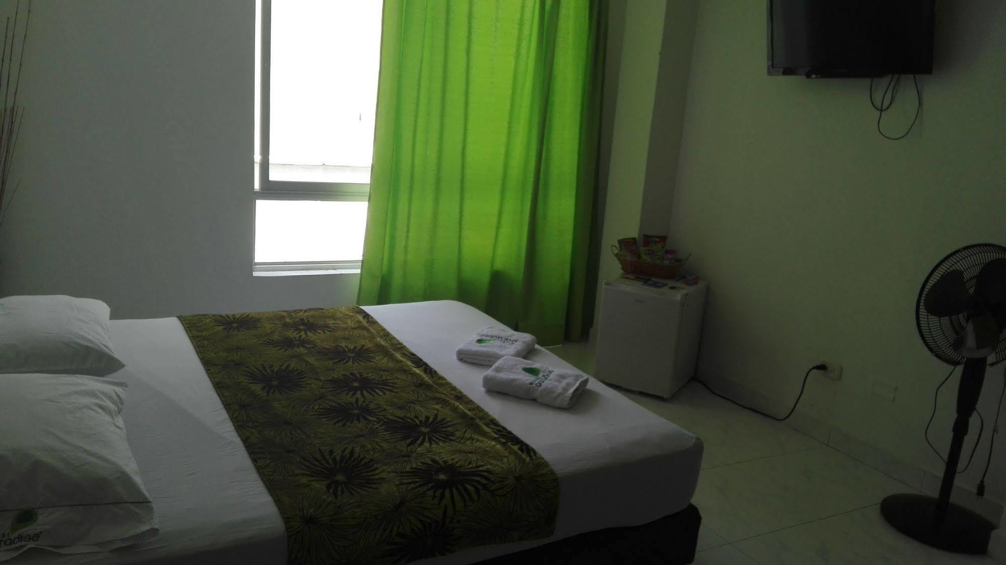 Hotel Paradise Lleras 메딜린 외부 사진