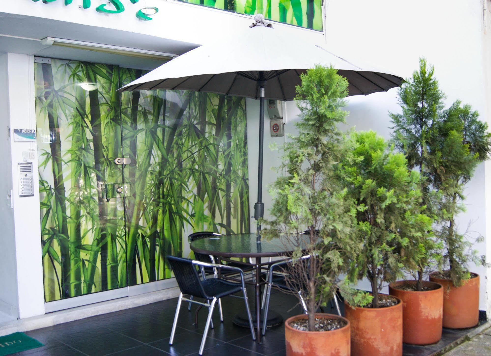 Hotel Paradise Lleras 메딜린 외부 사진